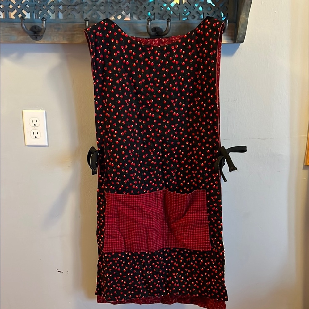 Black and Red apple Apron with Pockets reversible
